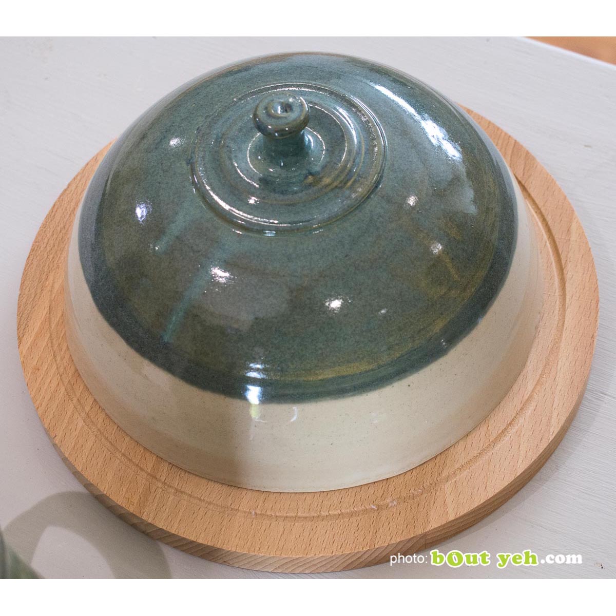Green and cream cheeseboard bell and serving board - contemporary Irish ceramic pottery for sale. Photo 1468