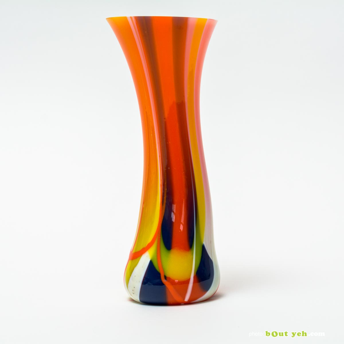 Contemporary orange tulip vase in bullseye glass by Chris Sheppard Irish glassware - photo 1653