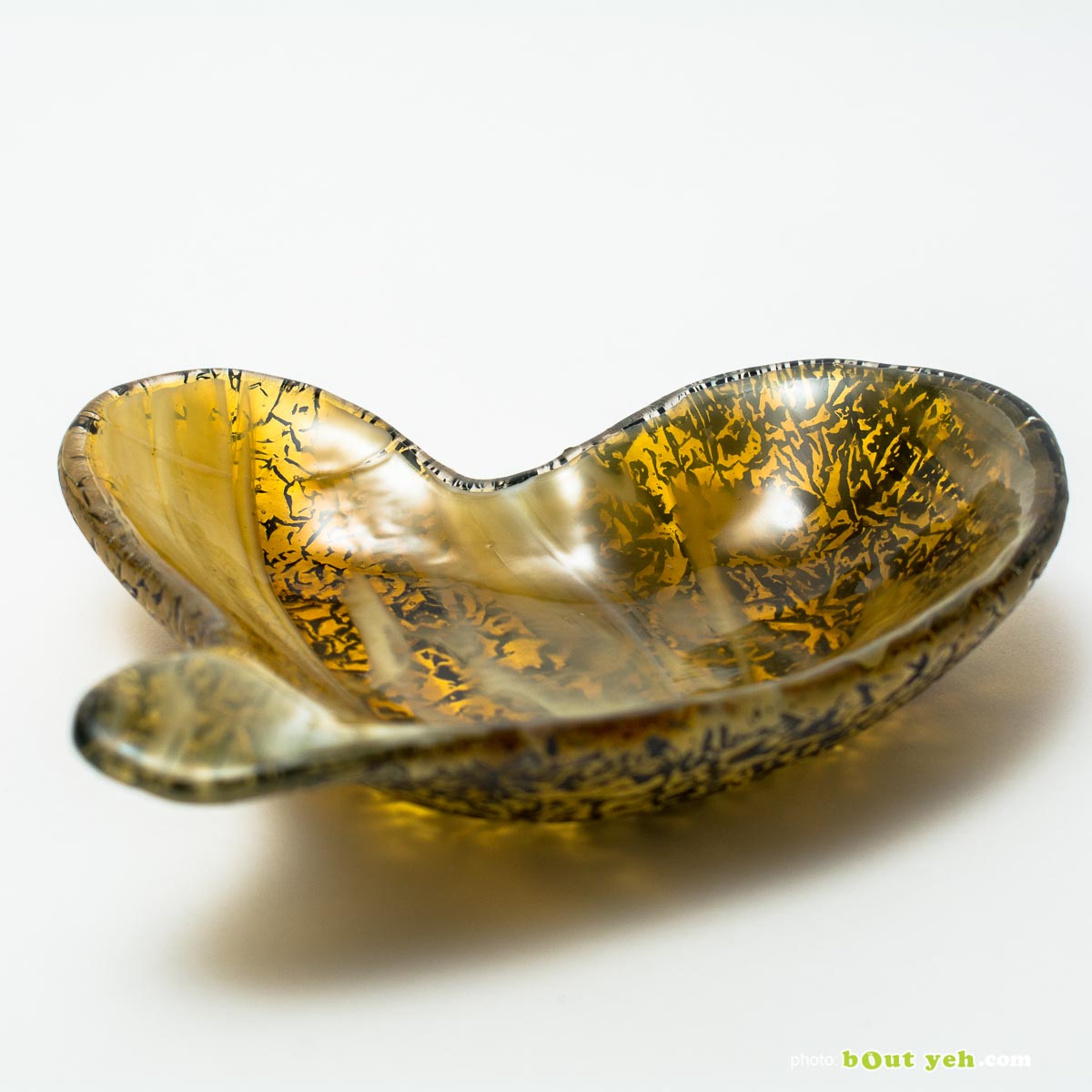 Heart shaped bowl in streaky amber and white by Keith Sheppard Irish glassware - photo 1599