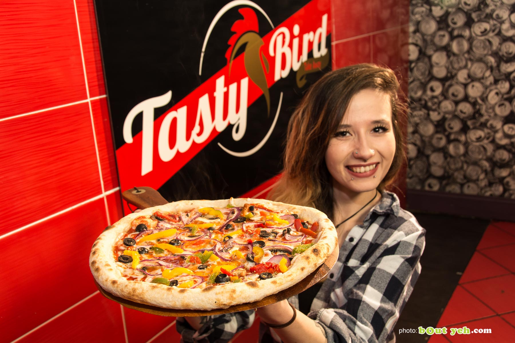 Food photographers Belfast portfolio photo 6084 - vegan pizza at Tasty Bird Restaurant Belfast