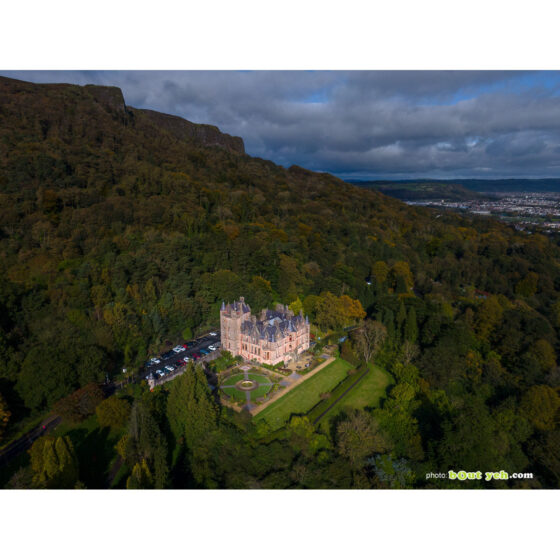 Aerial photograph of Belfast Castle and Cave Hill in autumn - photo 0001 in white square